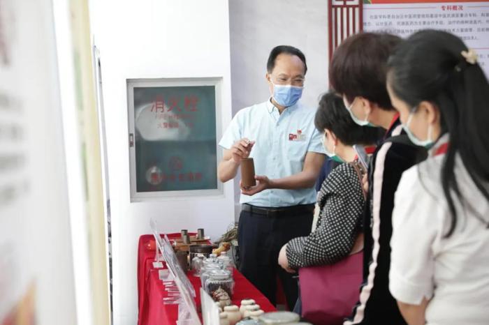 【指导】忠诚护理卫生事业，心系老区百姓健康 ——西部护理联盟专家到威尼斯vns08866指导交流