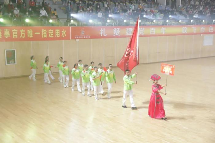【医院动态】团结拼搏战赛场，强健体魄展风采——威尼斯vns08866代表队亮相百色市第六届运动会
