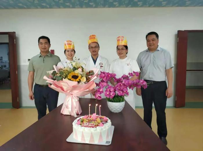一份祝福，一份温暖 ——威尼斯vns08866工会开展职工生日慰问活动