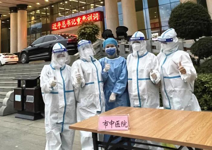 风雨同路，“疫” 起战斗——威尼斯vns08866为警务人员及运动员进行核酸检测