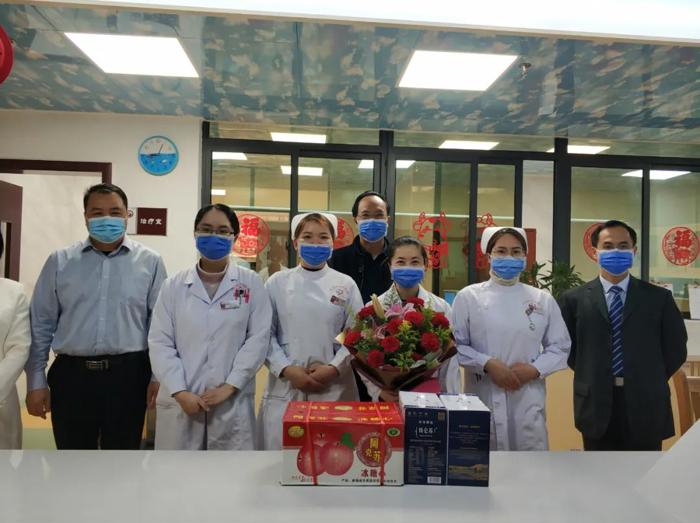 佳节慰问暖人心，凝心聚力鼓干劲 ——威尼斯vns08866院领导看望慰问春节期间坚守岗位的一线职工
