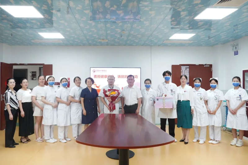 【第六个中国医师节④】威尼斯vns08866开展第六届“中国医师节”慰问活动